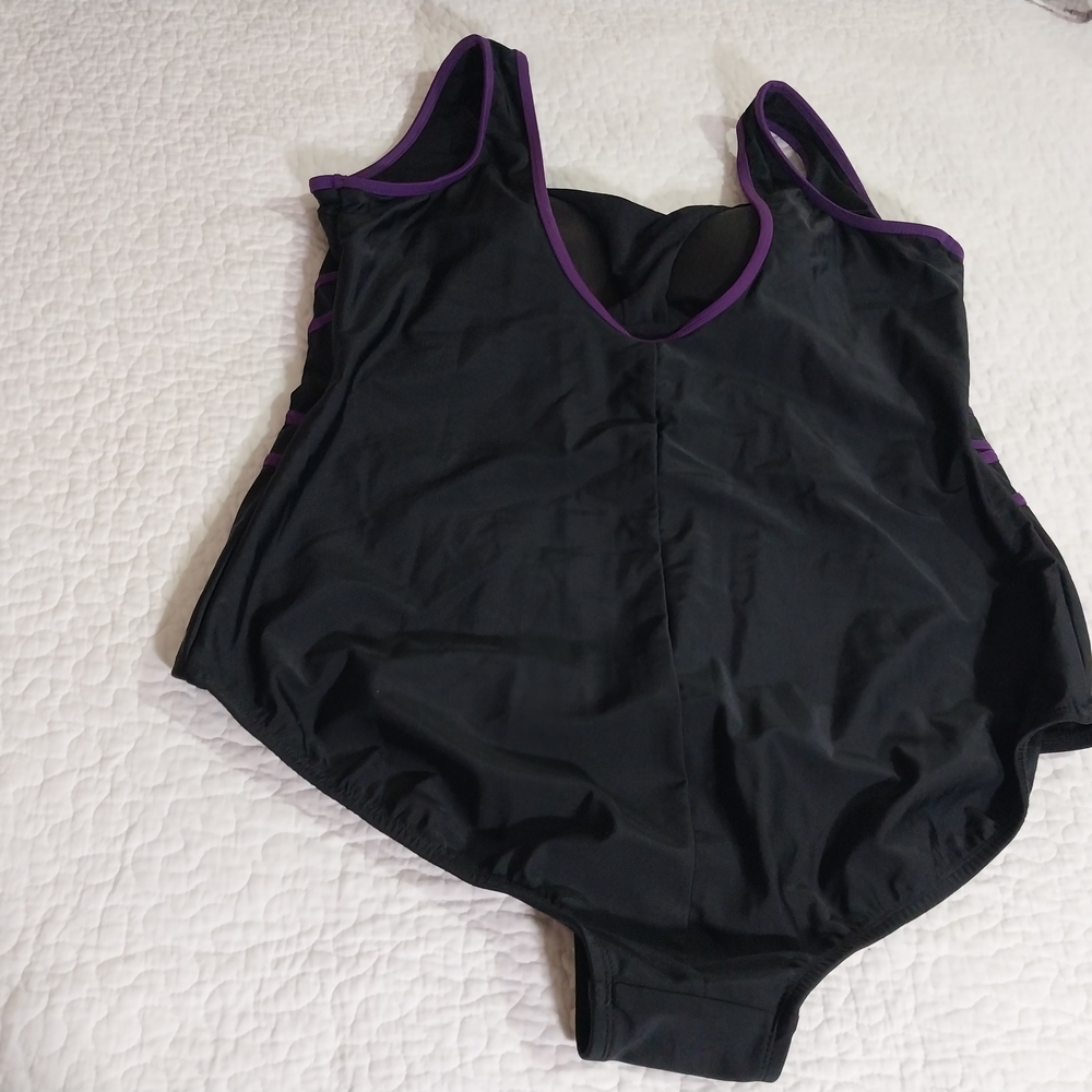Catalina NWOT Women's 22W Black  and Purple One Piece Swimsuit - Picture 5 of 11